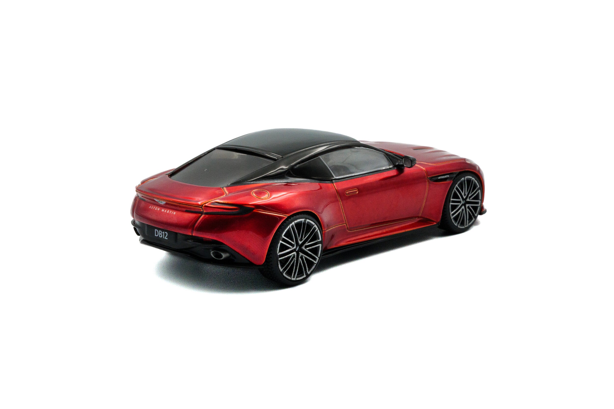 2023 Aston Martin DB12 Coupe Hiperrojo 1:43 Solido S4315701