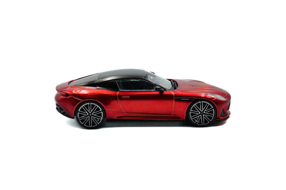 2023 Aston Martin DB12 Coupe Hiperrojo 1:43 Solido S4315701