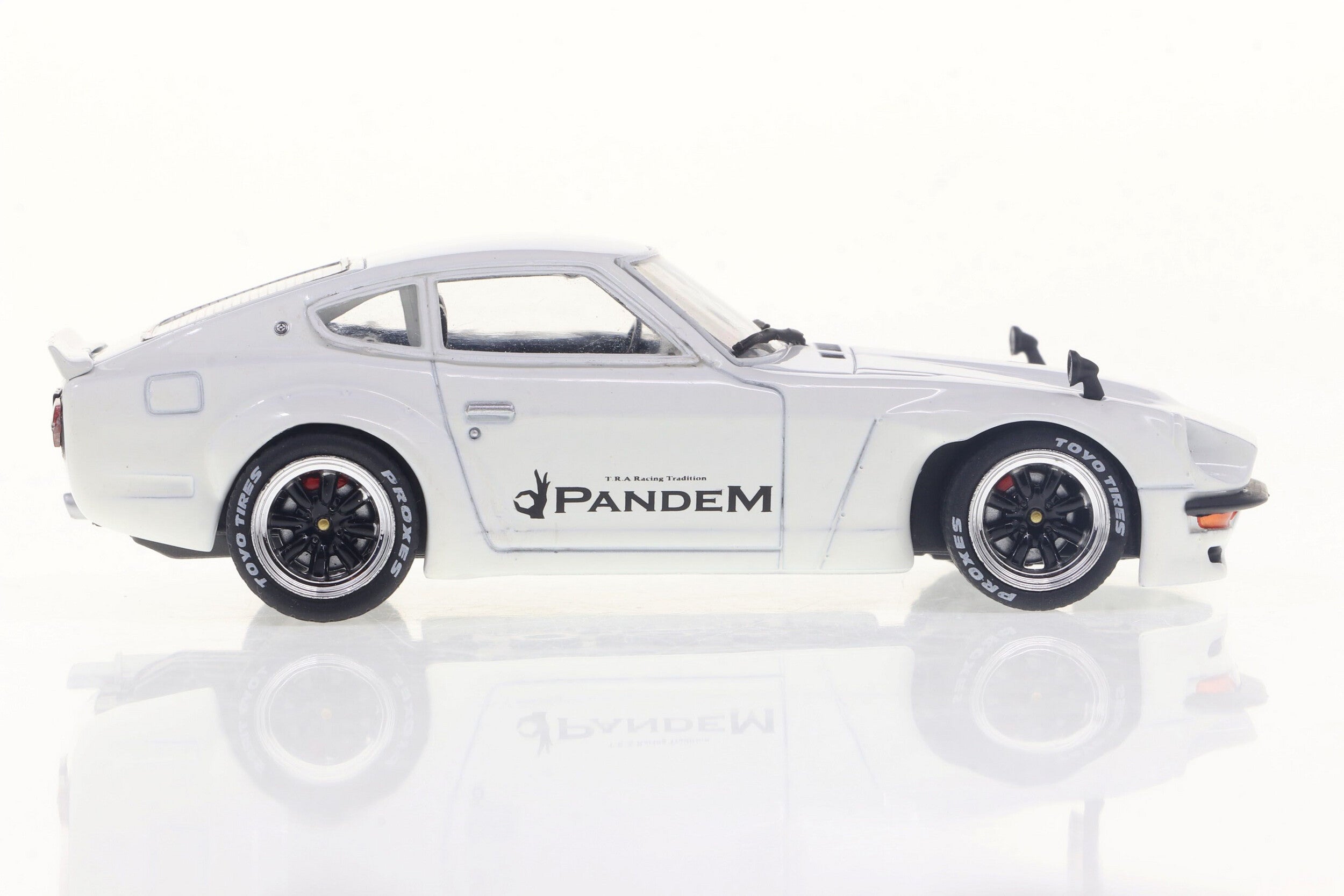 1973 Datsun Pandem 240Z Blanco 1:43 Solido S4316301