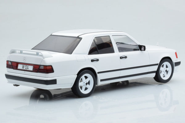 1986 Mercedes-Benz W124 Tuning Blanco 1:18 MC Group 18343