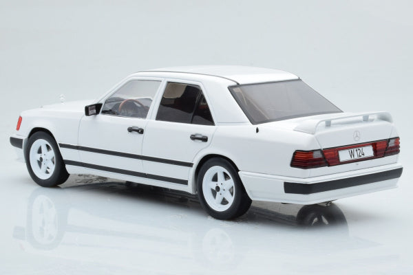 1986 Mercedes-Benz W124 Tuning Blanco 1:18 MC Group 18343