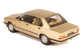 1987 BMW 520i (E28) Dorado 1:18 IXO Models CMC184.22