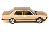 1987 BMW 520i (E28) Dorado 1:18 IXO Models CMC184.22