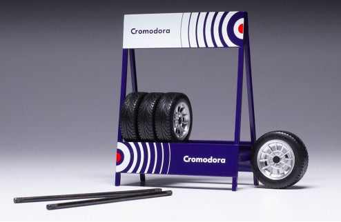 Expositor de Ruedas Cromodora con Dos Ejes y Cuatro Ruedas 1:18 IXO Models SET021W