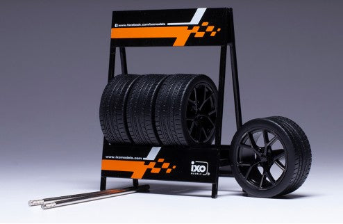 Expositor de Ruedas para Audi RS3 con Dos Ejes y Cuatro Ruedas Negro 1:18 IXO Models SET029W