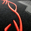 Set Completo 4 Piezas Alfombras Momo Universales Negro/Rojo