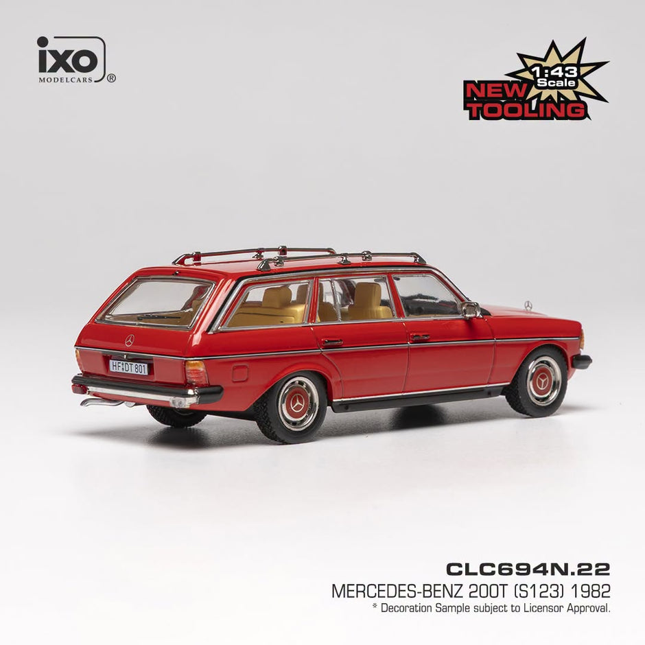 1979 Mercedes 200T (S123) Rojo 1:43 IXO Models CLC694N.22