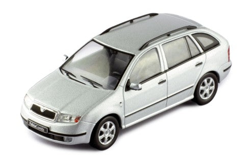 2000 Skoda Fabia I Combi Plateado 1:43 IXO Models CLC471N.22