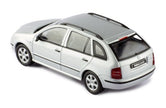 2000 Skoda Fabia I Combi Plateado 1:43 IXO Models CLC471N.22