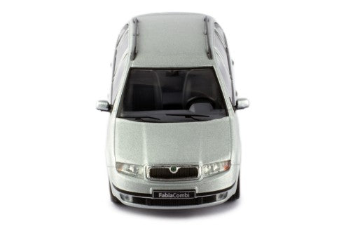 2000 Skoda Fabia I Combi Plateado 1:43 IXO Models CLC471N.22