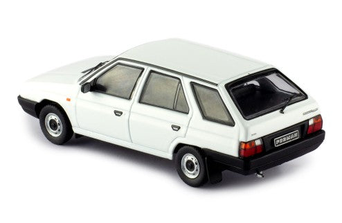1990 Skoda Forman Blanco 1:43 IXO Models CLC575N