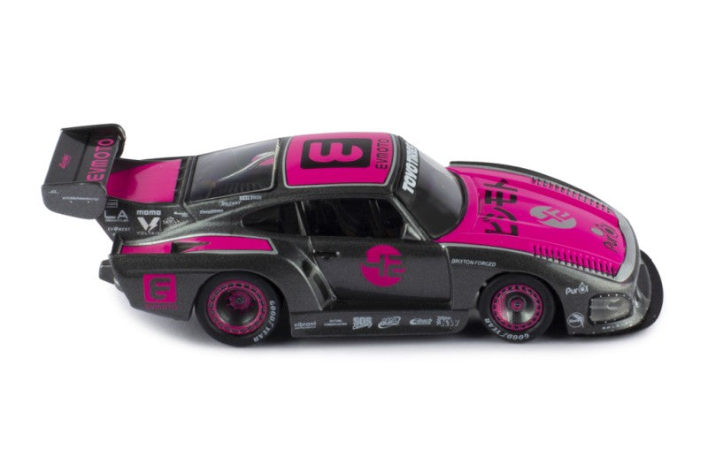 2023 Porsche 935 K3V Bisimoto Nº 42 Grafito/Rosa 1:43 IXO Models GTM172LQ