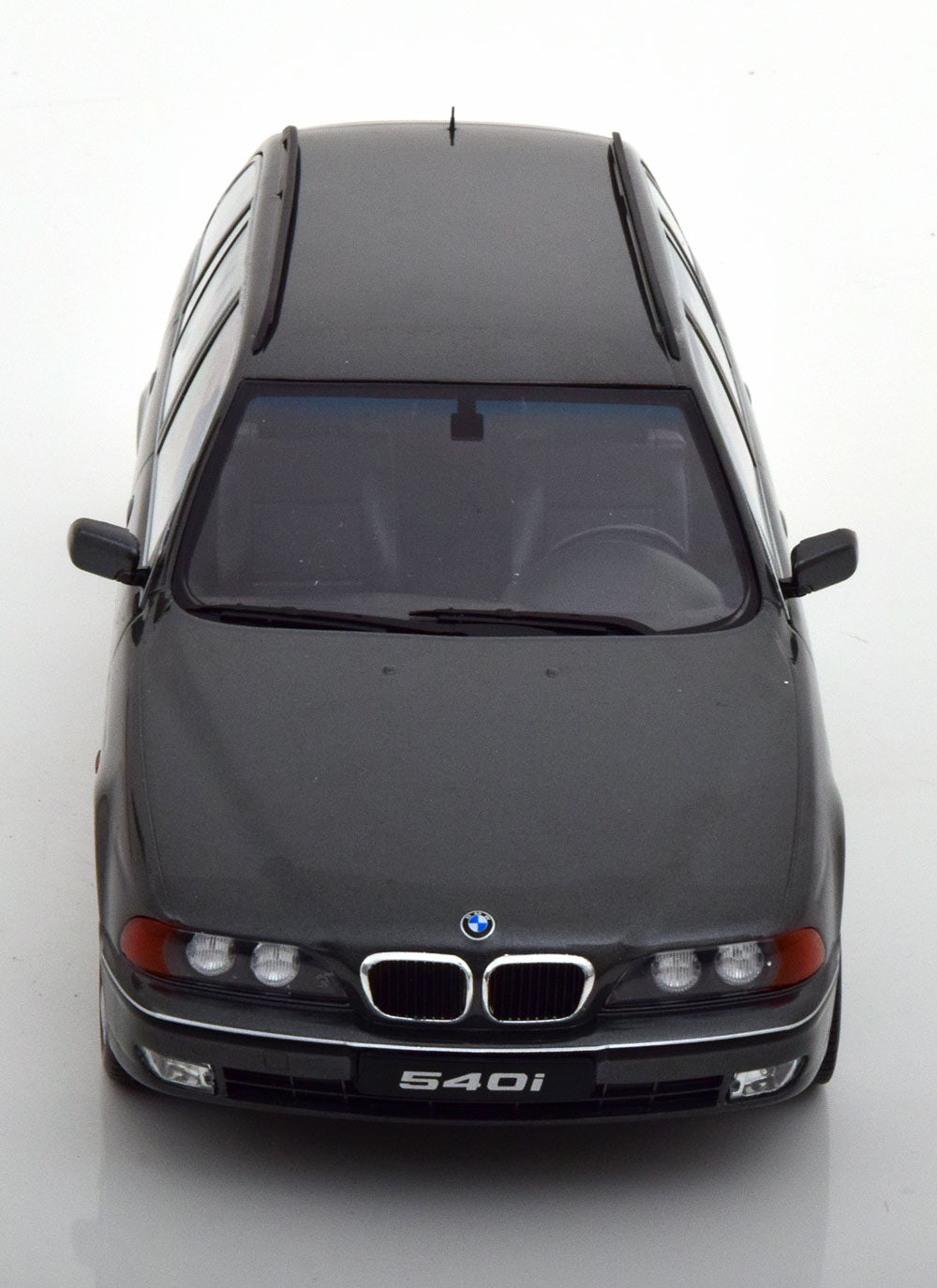 1997 BMW 540i (E39) Touring Gris Metalizado 1:18 KK-Scale KKDC181082