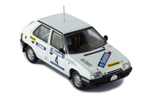 1989 Skoda Favorit 136 L Nº4 Krecek/Borivoj Rallye Valasskaa Zima 1:43 IXO Models RAC407A.22
