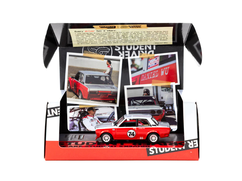 2023 Datsun 510 Nº74 Daniel Wu Trans-Am B-Sedan 2.5 Challenge Rojo/Blanco 164 Tarmac T64-052-SD