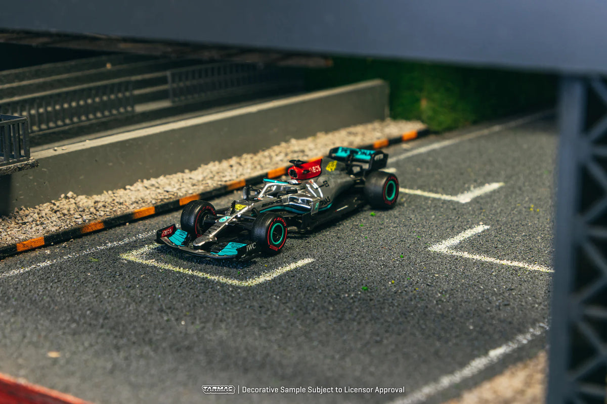 2021 Mercedes-Benz AMG F1 W12 E Performance Nº44 Lewis Hamilton Las Vegas GP Launch Party 164 IXO-Tarmac T64G-F037-LV