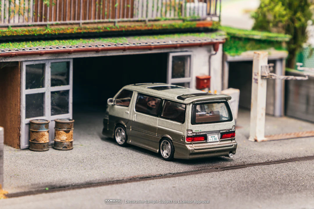 1995 Toyota Hiace Wagon Custom Plateado/Marrón 164 Tarmac T64R-078-BR