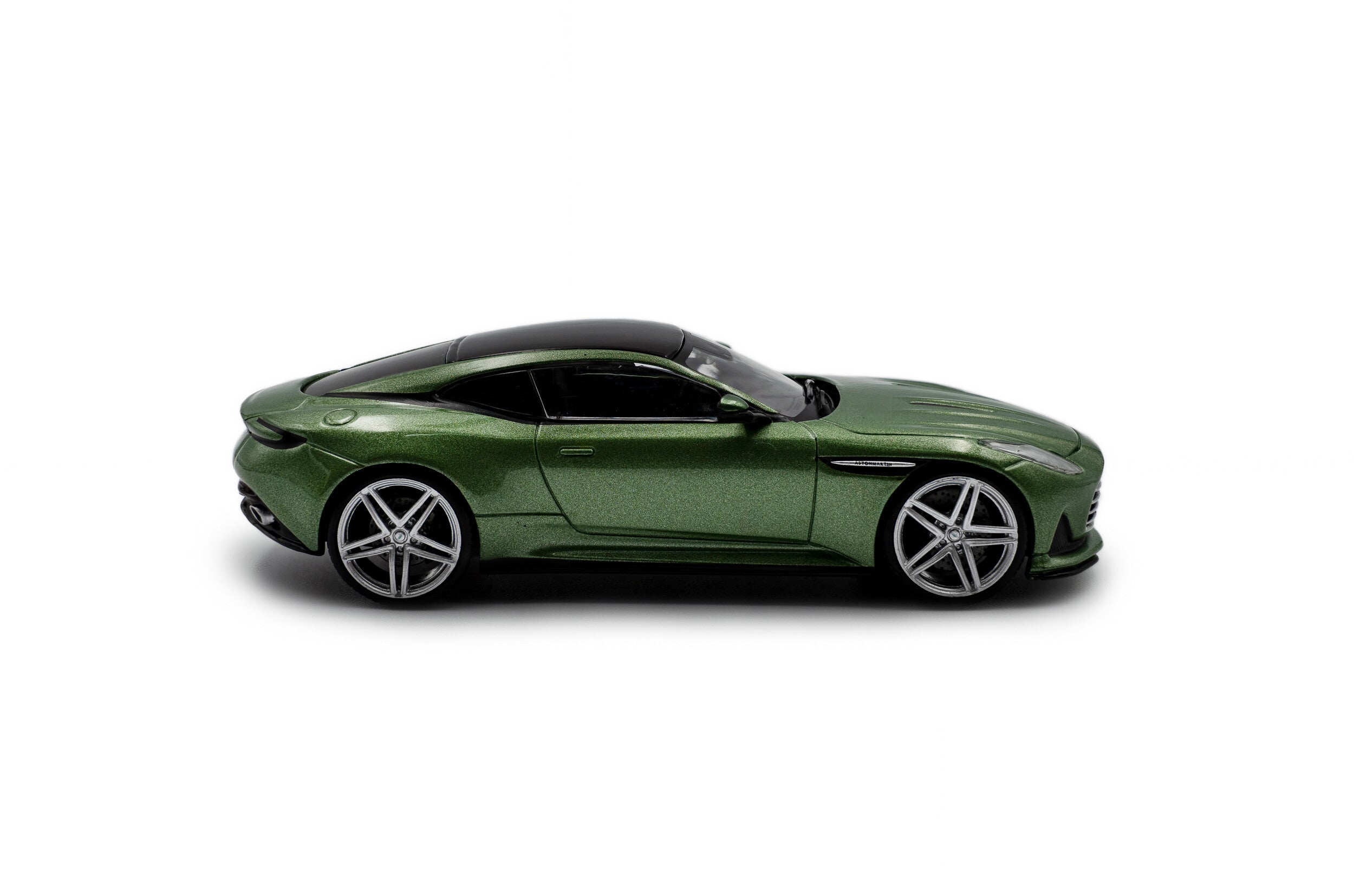 2023 Aston Martin DB12 Coupe Esmeralda Iridiscente 1:43 Solido S4315702