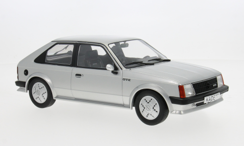 1983 Opel Kadett D GTE Plateado 1:18 MC Group 18533