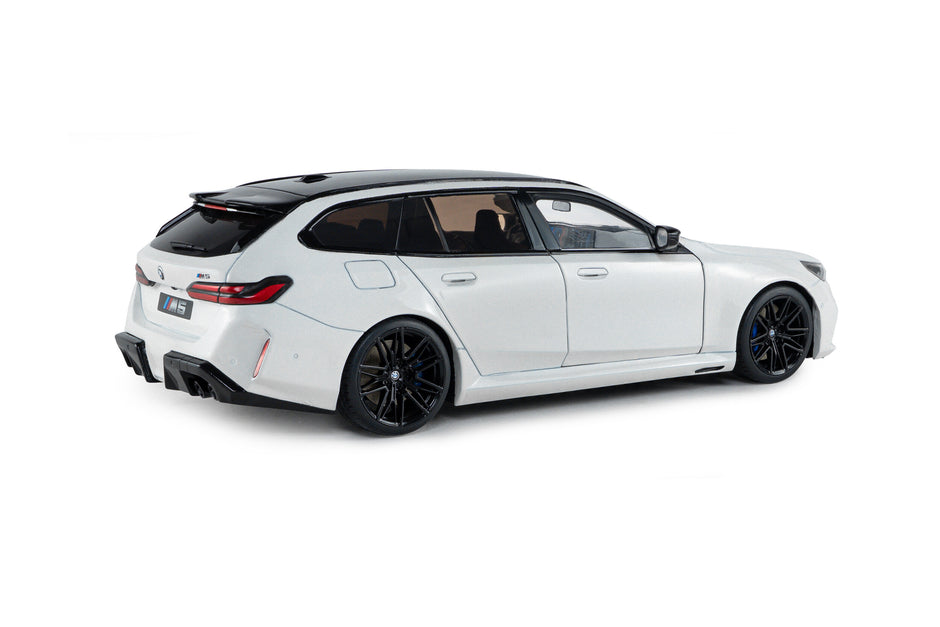 2024 BMW M5 Touring Blanco Alpino 1:18 Solido S1814802
