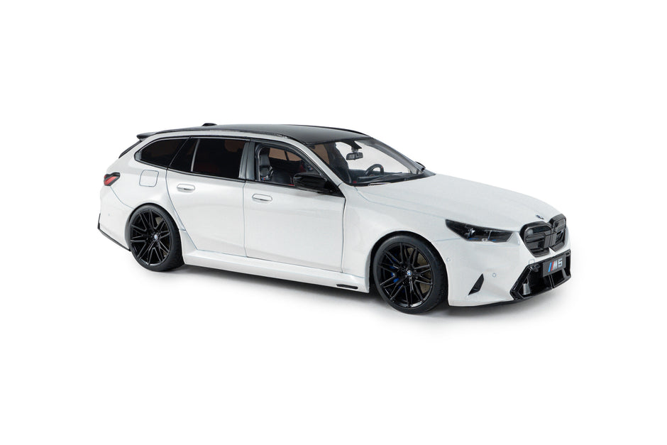 2024 BMW M5 Touring Blanco Alpino 1:18 Solido S1814802