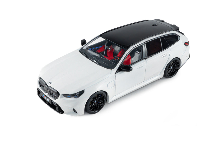 2024 BMW M5 Touring Blanco Alpino 1:18 Solido S1814802
