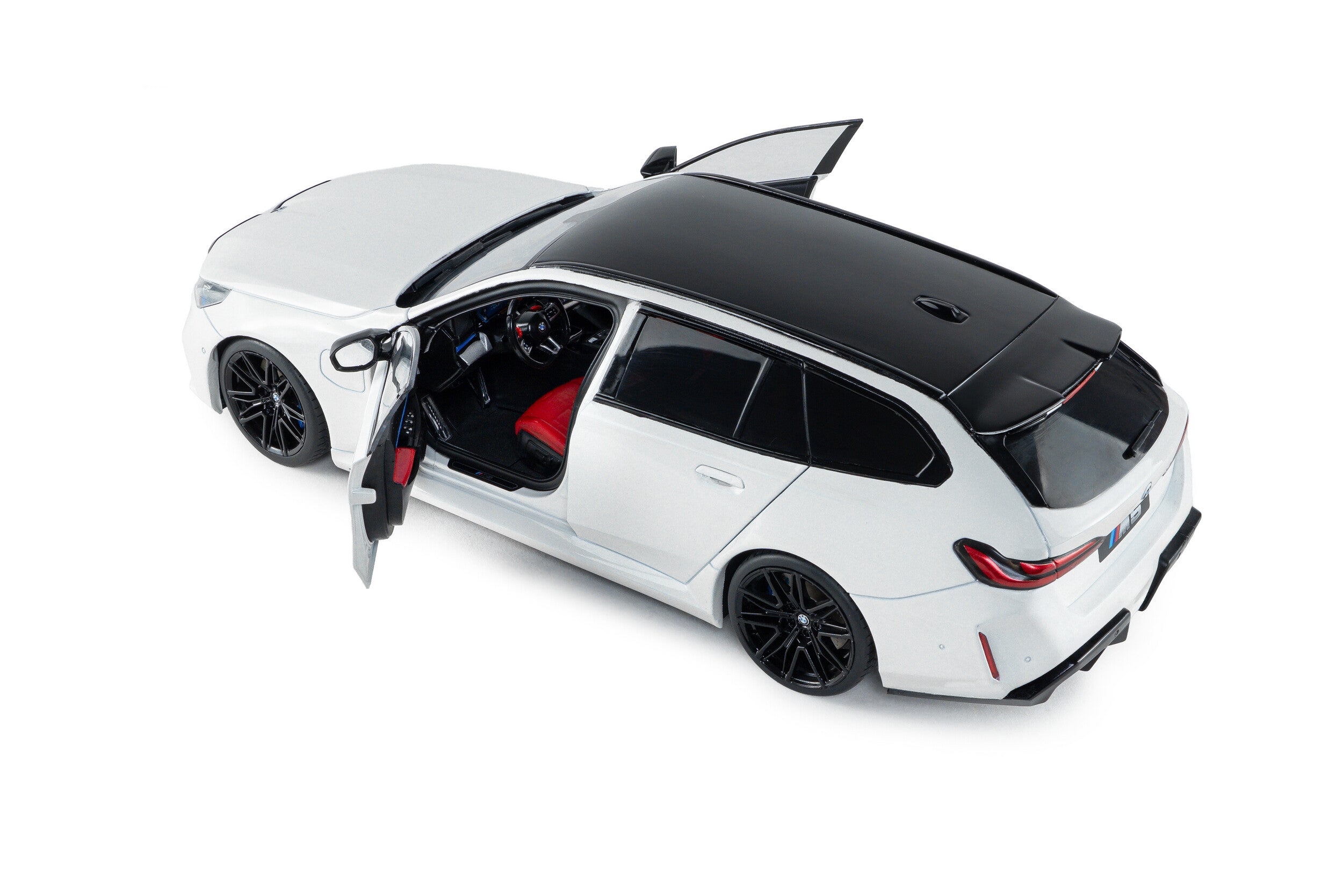 2024 BMW M5 Touring Blanco Alpino 1:18 Solido S1814802