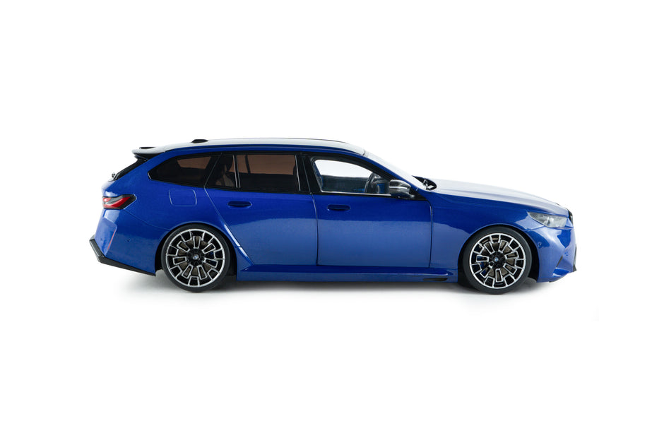 2024 BMW M5 Touring Azul Marina Bay Metalizado 1:18 Solido S1814801