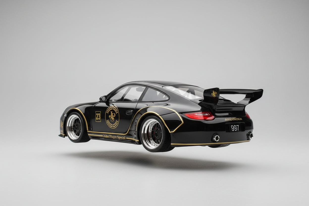 2020 Porsche 997 (935) Nº23 Old & New John Player Special Negro/Dorado 1:18 MC Group 18326