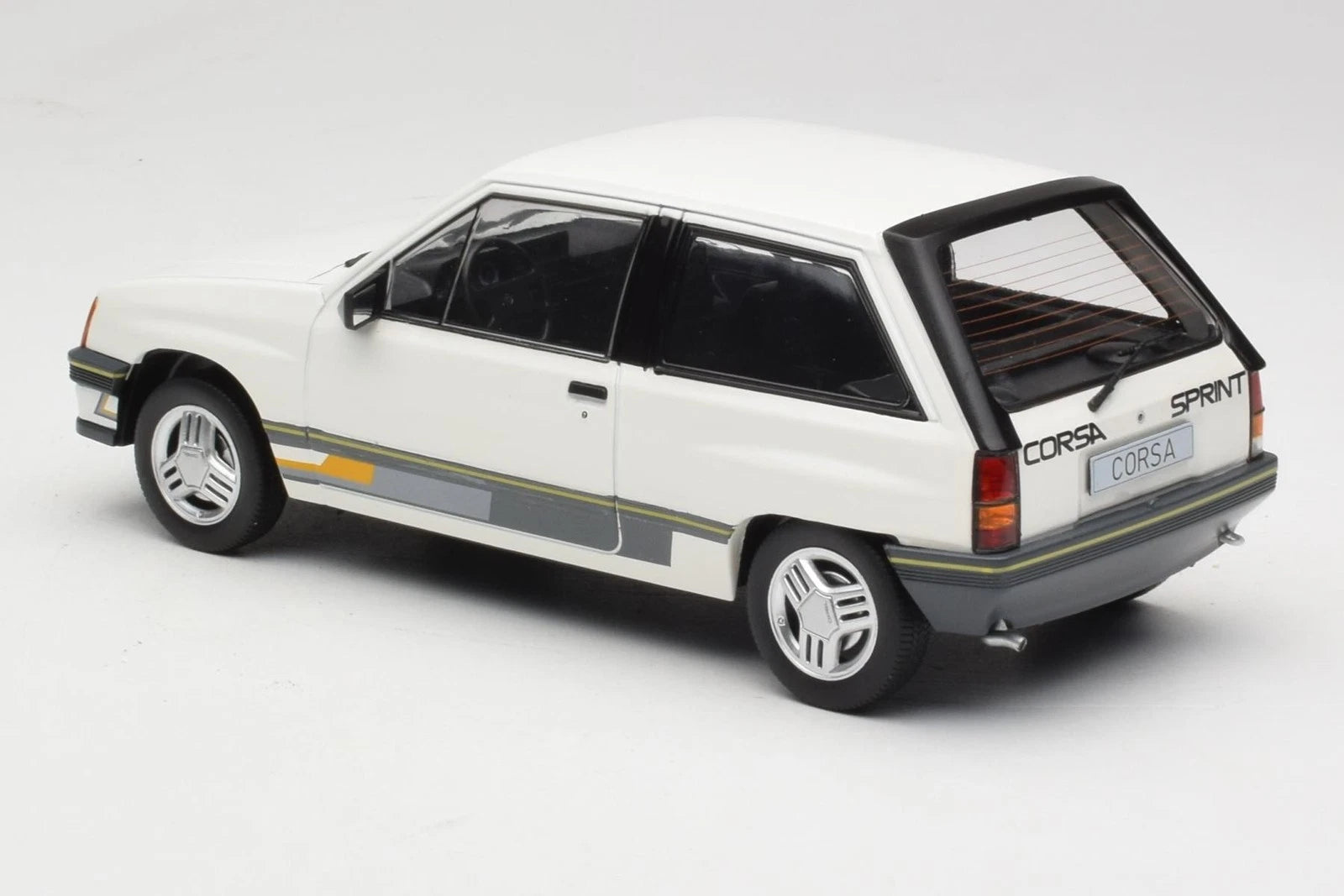 1983 Opel Corsa A Sprint Blanco 1:18 MC Group 18432