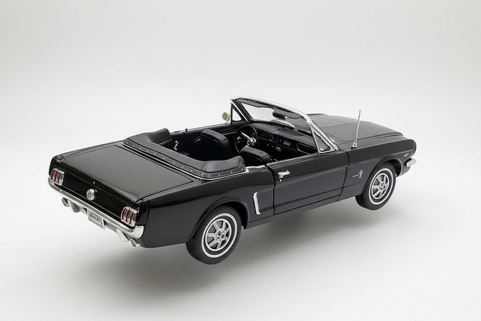 1964 Ford Mustang 1-2 Cabrio Negro 1:18 Welly 12519