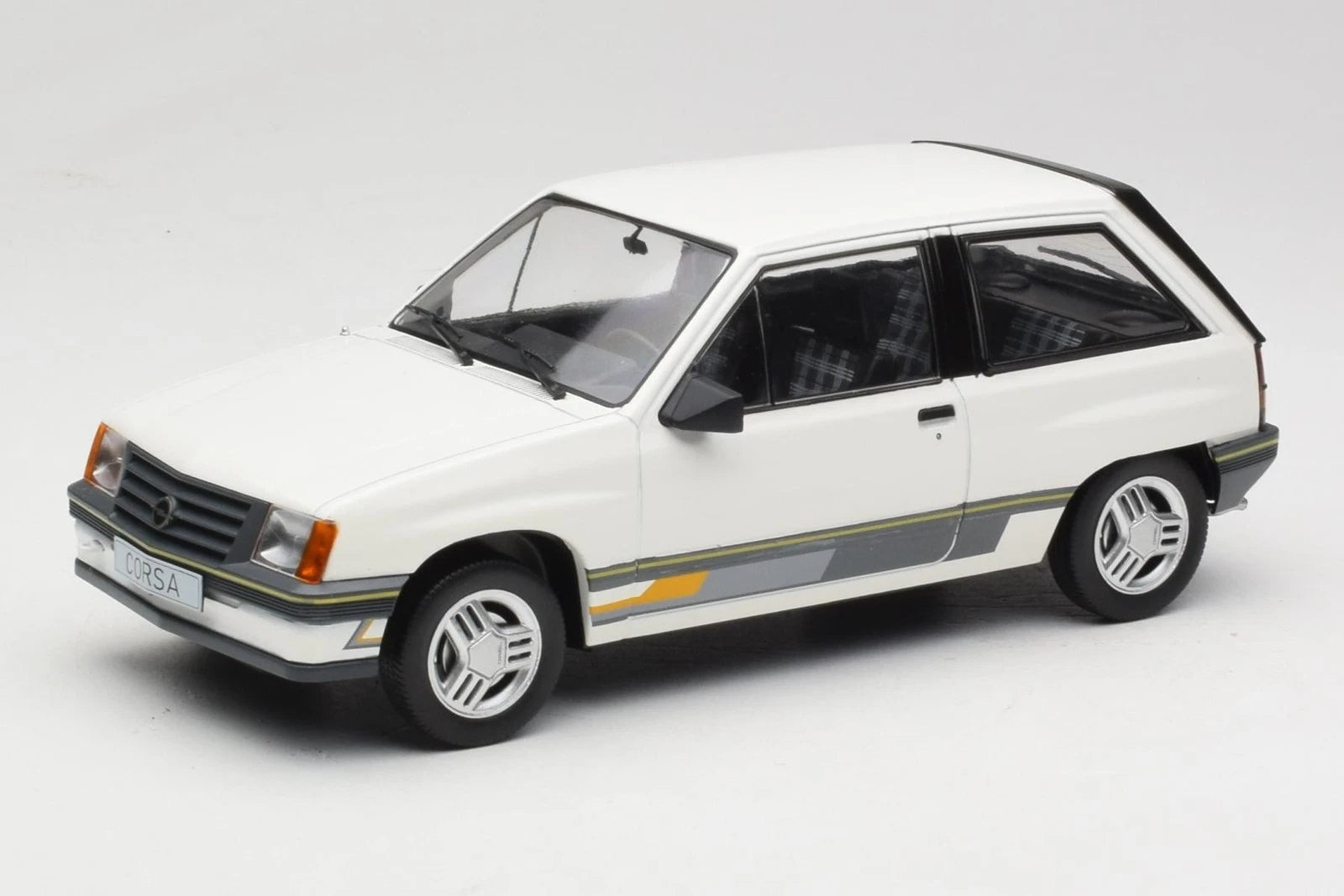 1983 Opel Corsa A Sprint Blanco 1:18 MC Group 18432