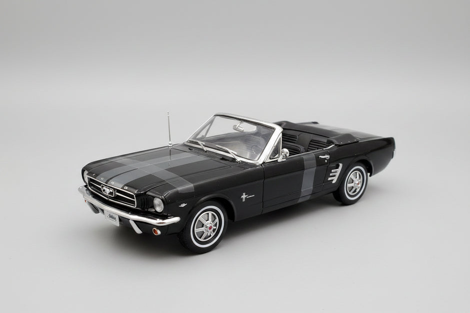 1964 Ford Mustang 1-2 Cabrio Negro 1:18 Welly 12519