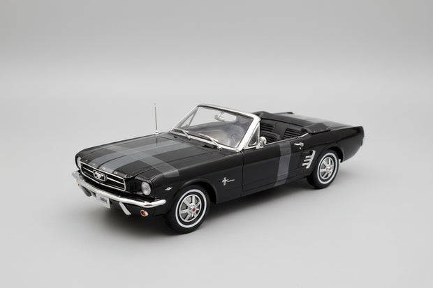 1964 Ford Mustang 1-2 Cabrio Negro 1:18 Welly 12519