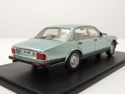 1990 Jaguar XJ40 Sovereign Verde Metalizado 1:43 NEO Scale Models 49603
