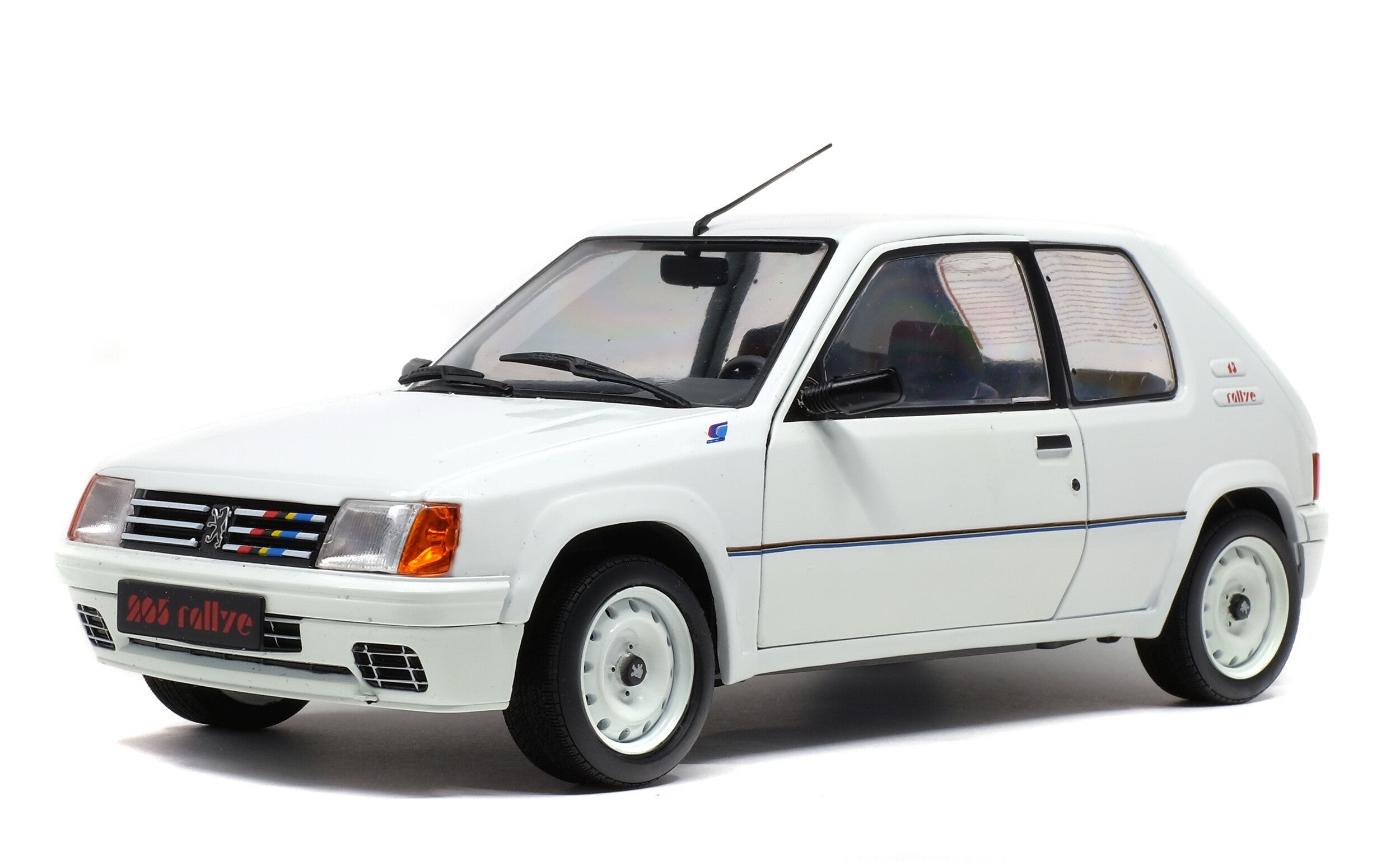 1987 Peugeot 205 Rallye Phase 1 White 1:18 Solido S1801701