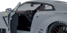 2024 Nissan GT-R (R35) Liberty Walk Body Kit Gris + Figura Kato San Edición Limitada 1:18 Solido S1805821