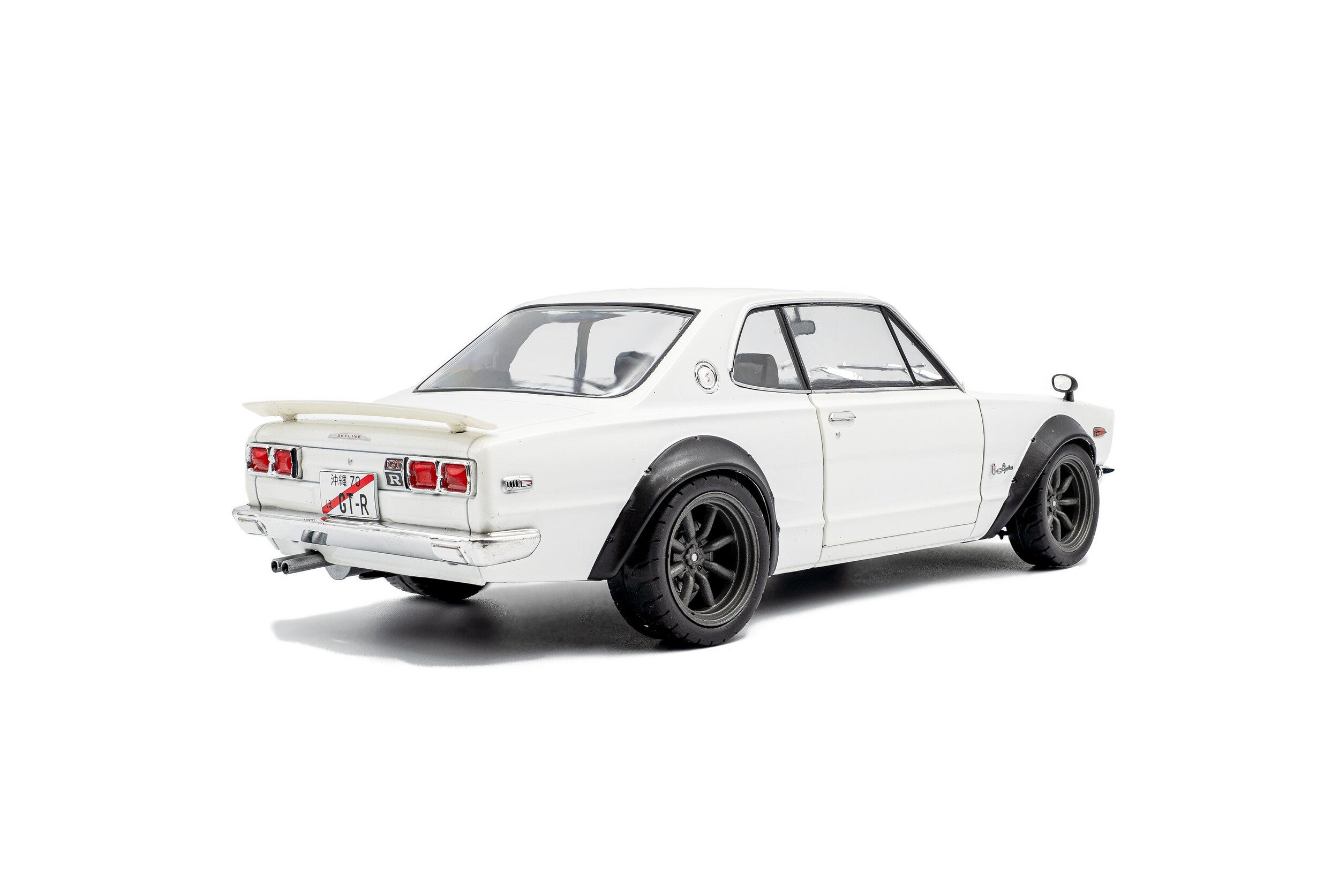 1970 Nissan Skyline (C10) Hakosuka Solido Works Blanco Perla 1:18 Solido S1813001