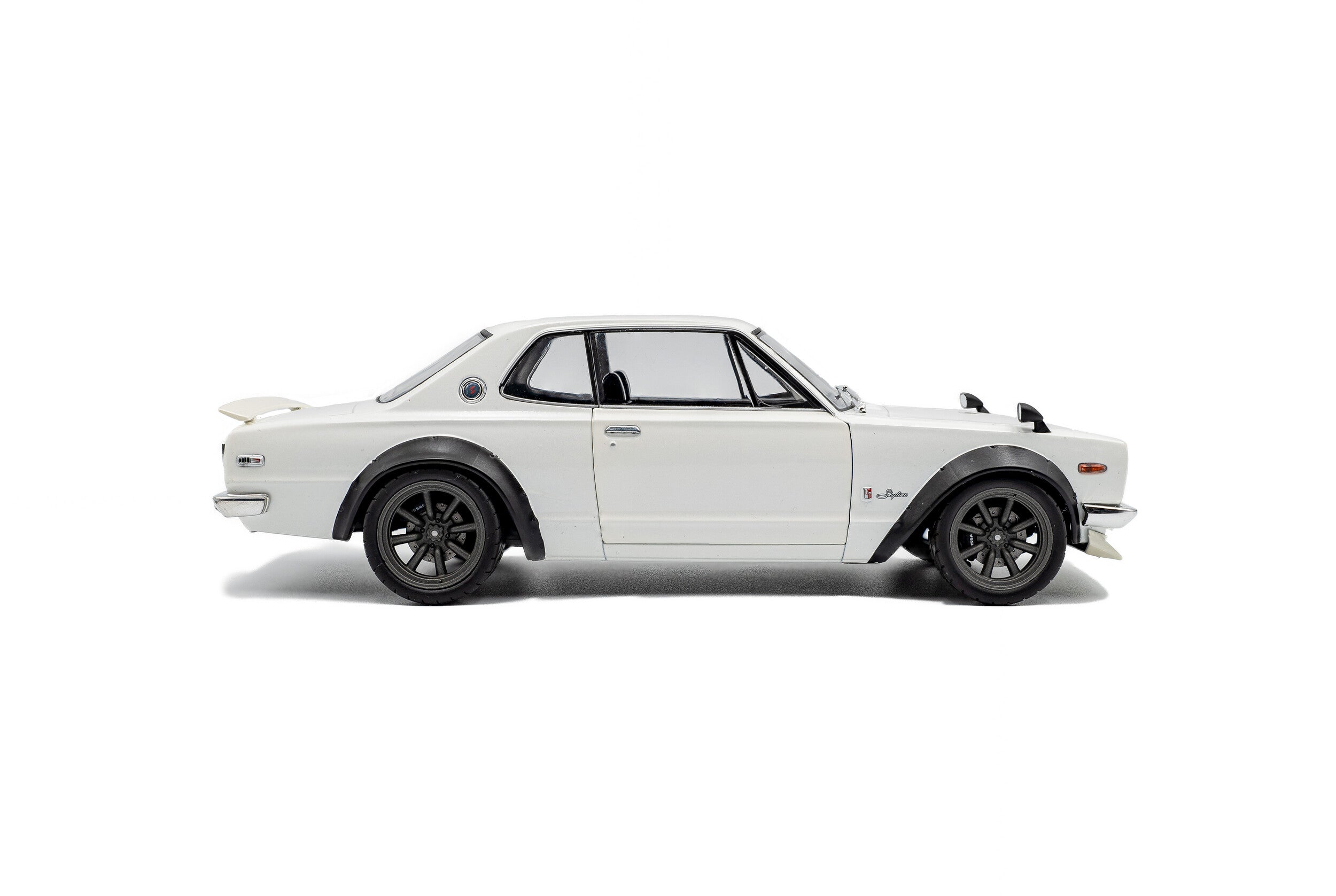 1970 Nissan Skyline (C10) Hakosuka Solido Works Blanco Perla 1:18 Solido S1813001
