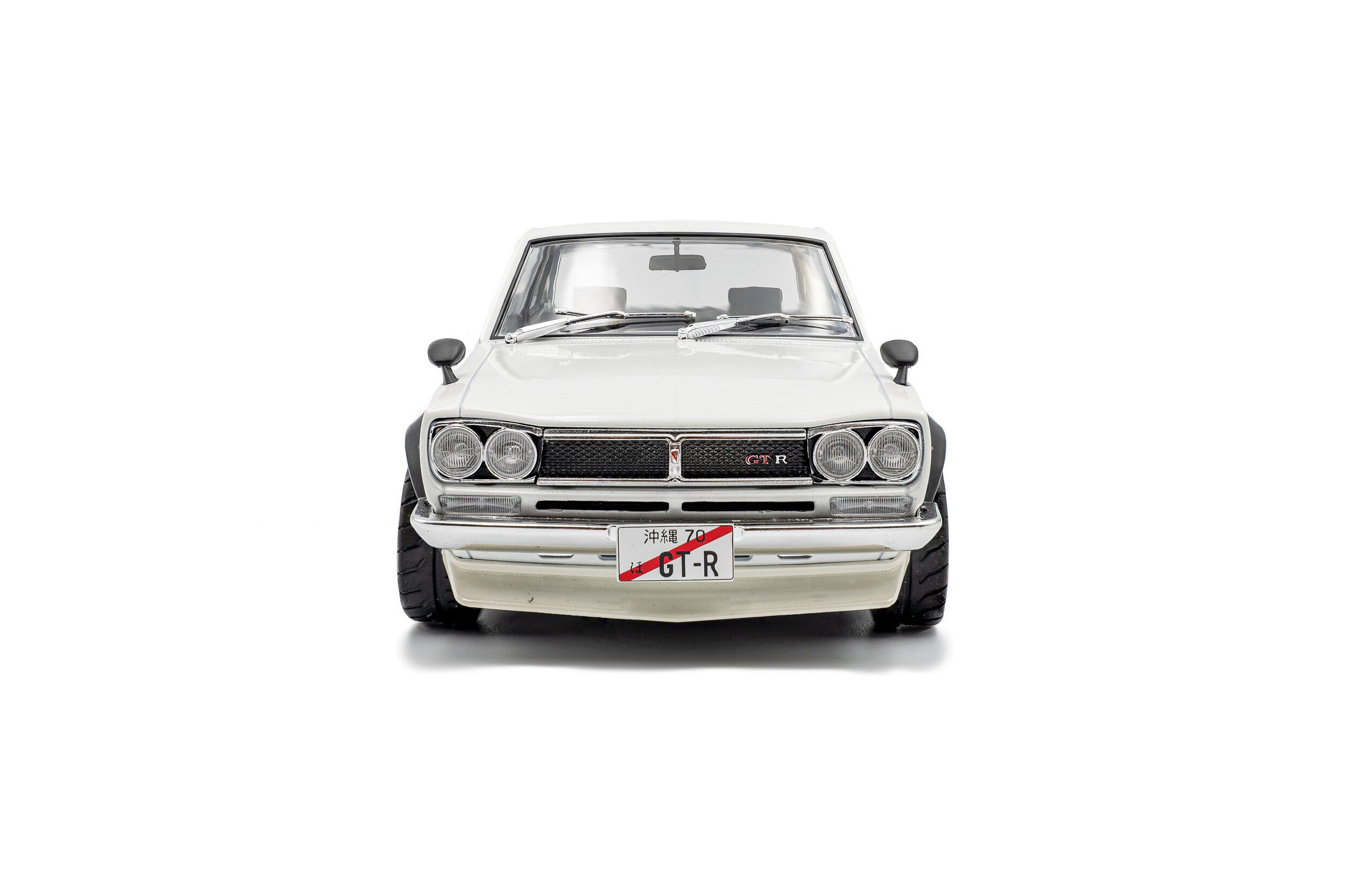 1970 Nissan Skyline (C10) Hakosuka Solido Works Blanco Perla 1:18 Solido S1813001