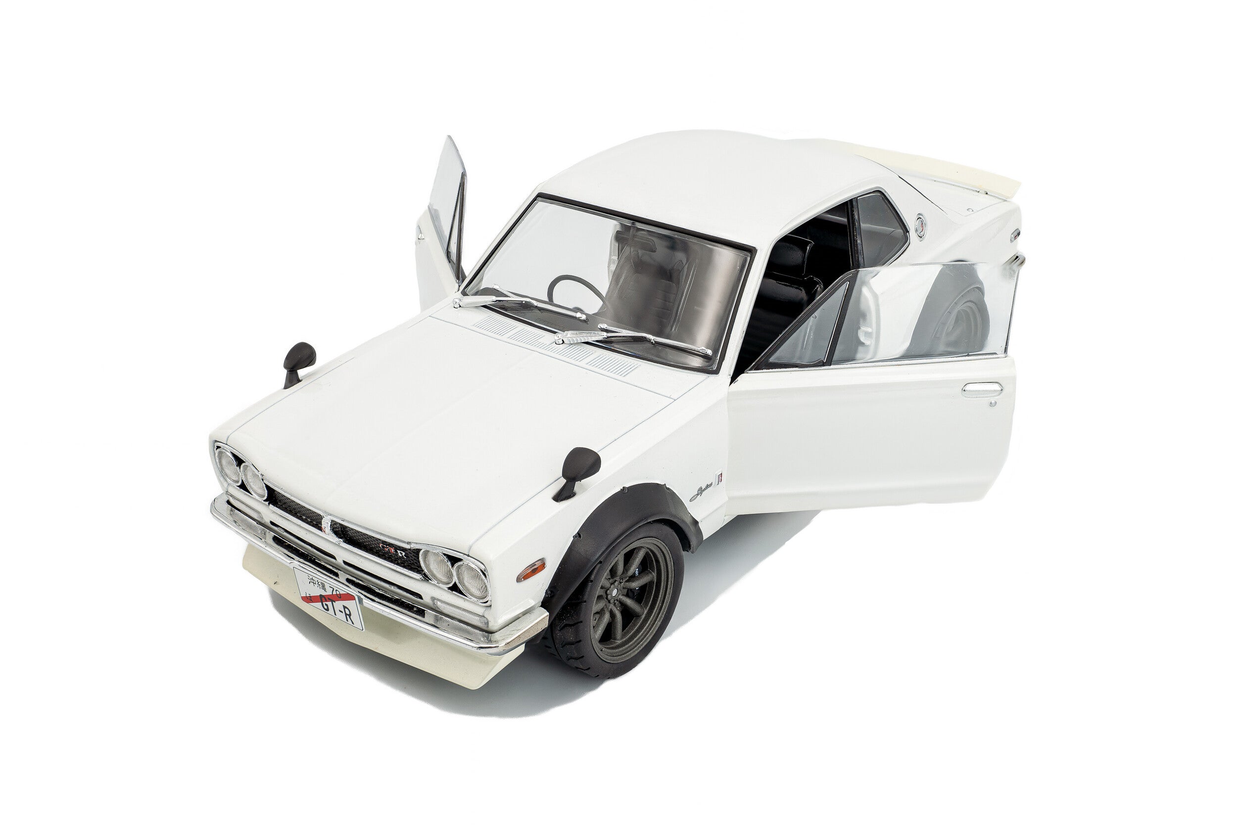 1970 Nissan Skyline (C10) Hakosuka Solido Works Blanco Perla 1:18 Solido S1813001