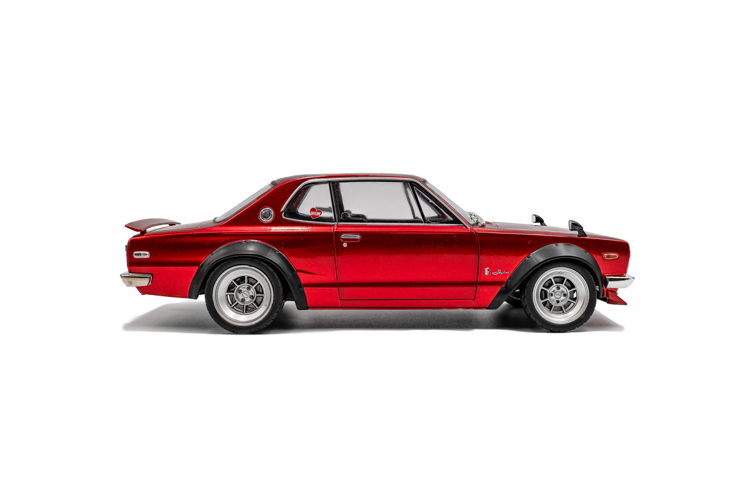 1970 Nissan Skyline (C10) Hakosuka Solido Works Rojo Metalizado 1:18 Solido S1813002