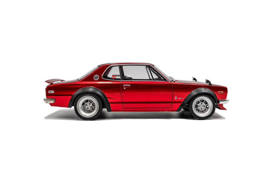 1970 Nissan Skyline (C10) Hakosuka Solido Works Rojo Metalizado 1:18 Solido S1813002