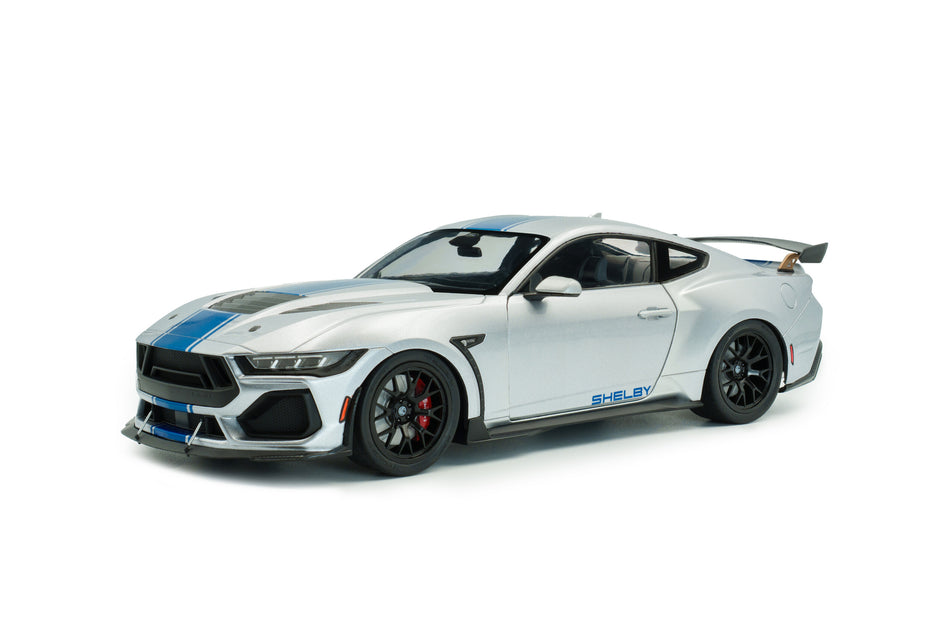 2025 Shelby Mustang Super Snake Gris Decorado 1:18 Solido S1813803