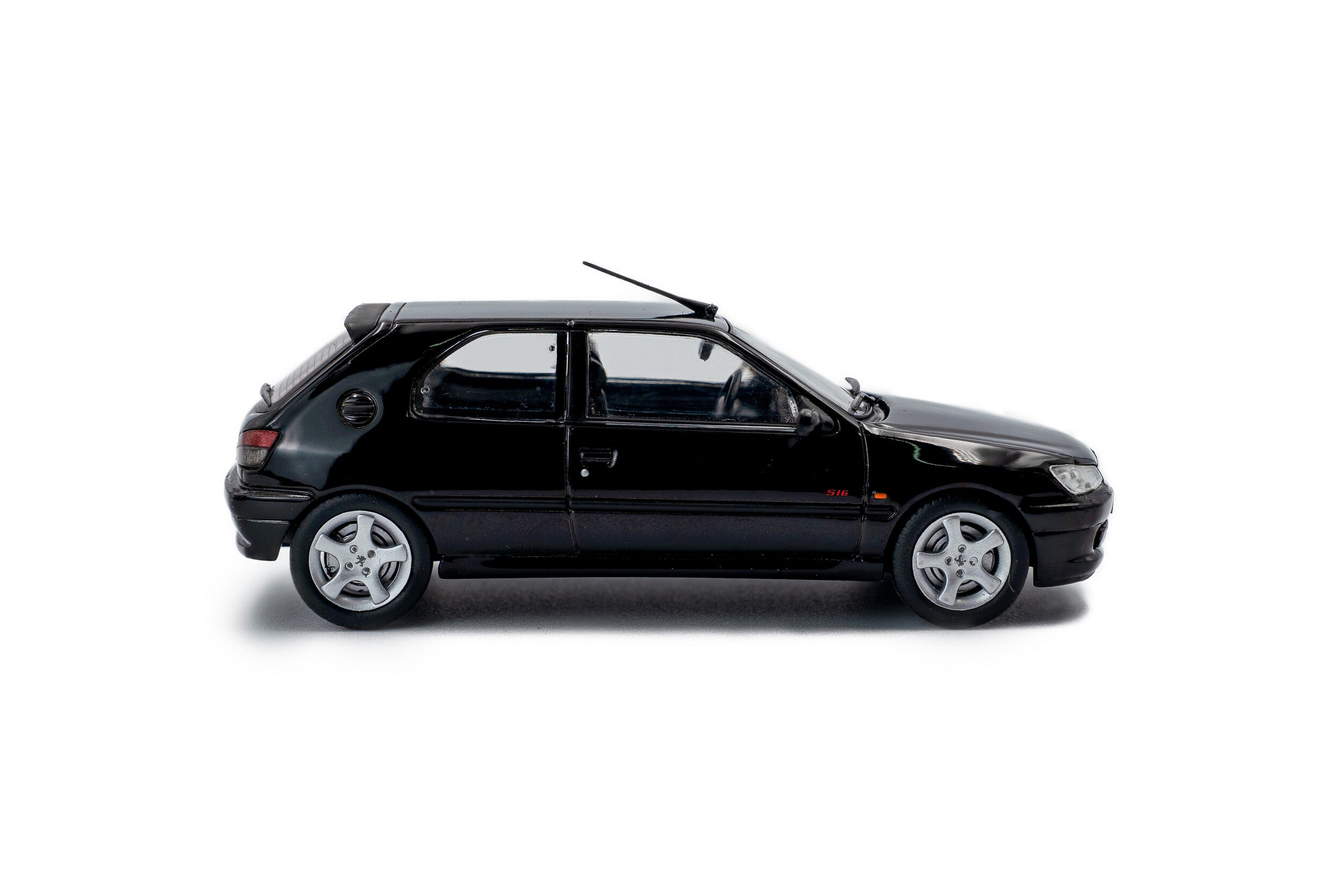 1994 Peugeot 306 S16 Negro Ónix 1:43 Solido S4311405