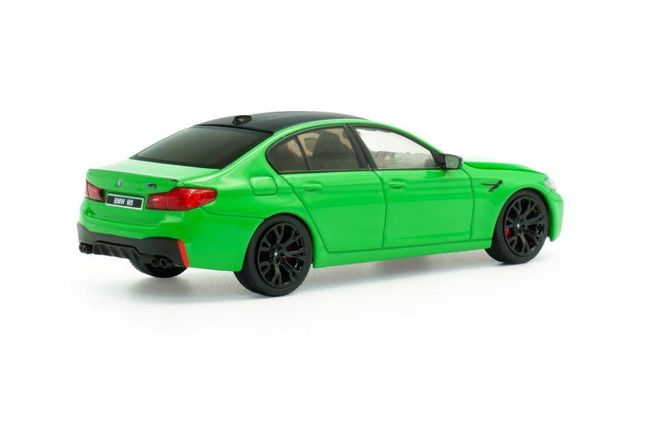 2022 BMW M5 Competition Verde Señal 1:43 Solido S4312705
