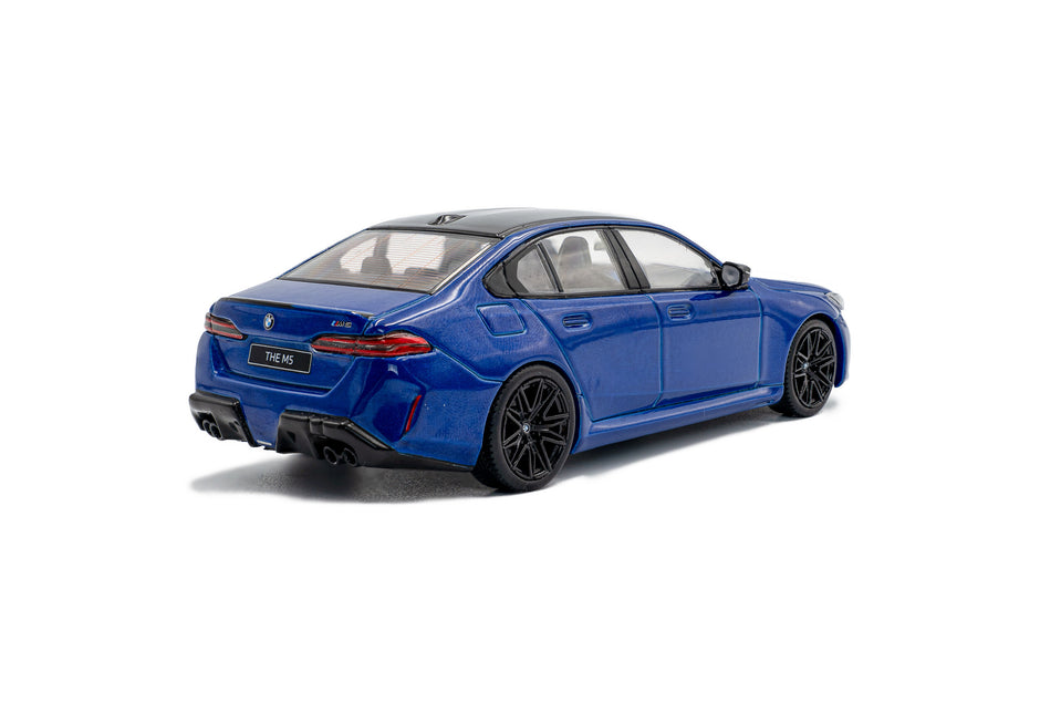 2024 BMW G90 M5 Sedan Azul Marina Bay 1:43 Solido S4317551