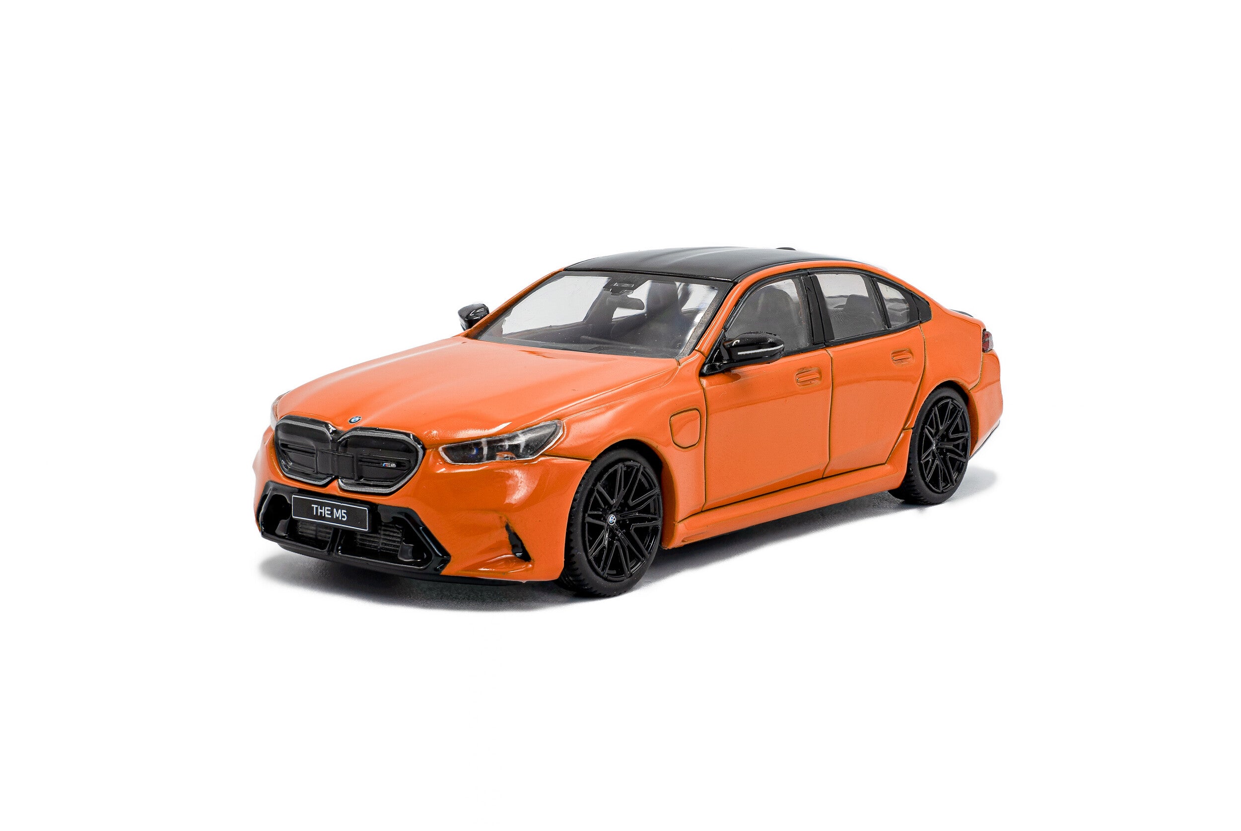 2024 BMW G90 M5 Sedan Naranja Fuego 1:43 Solido S4317552