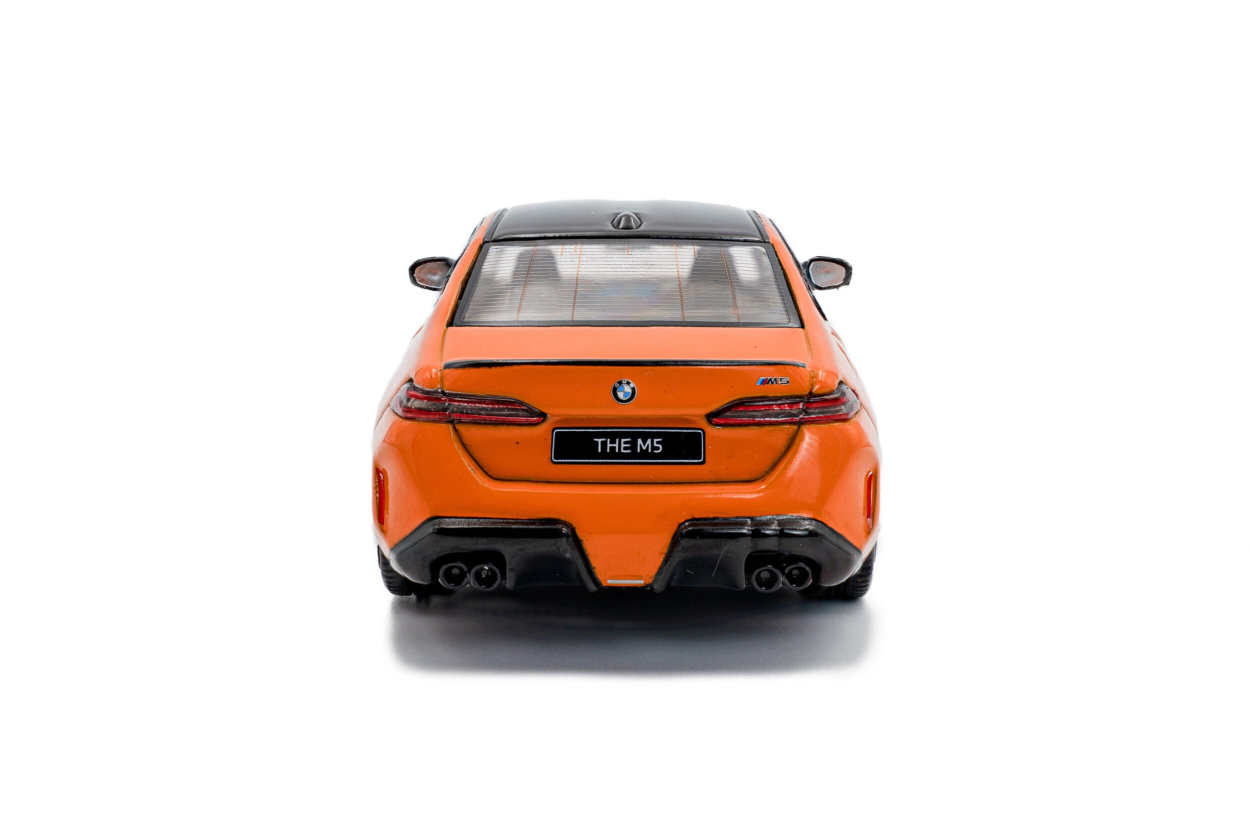 2024 BMW G90 M5 Sedan Naranja Fuego 1:43 Solido S4317552