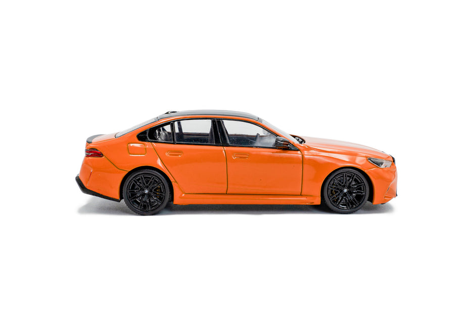 2024 BMW G90 M5 Sedan Naranja Fuego 1:43 Solido S4317552